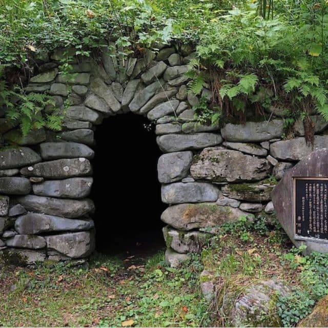 石室(遭難者を防ぐための避難施設)