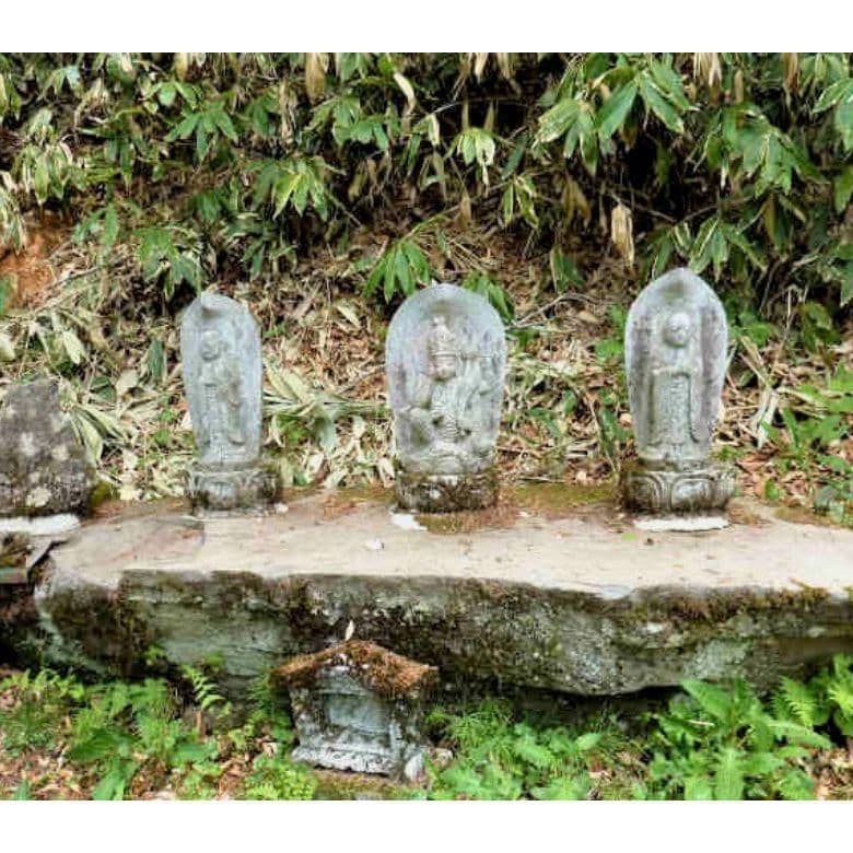 奈川の風景／仏石碑
